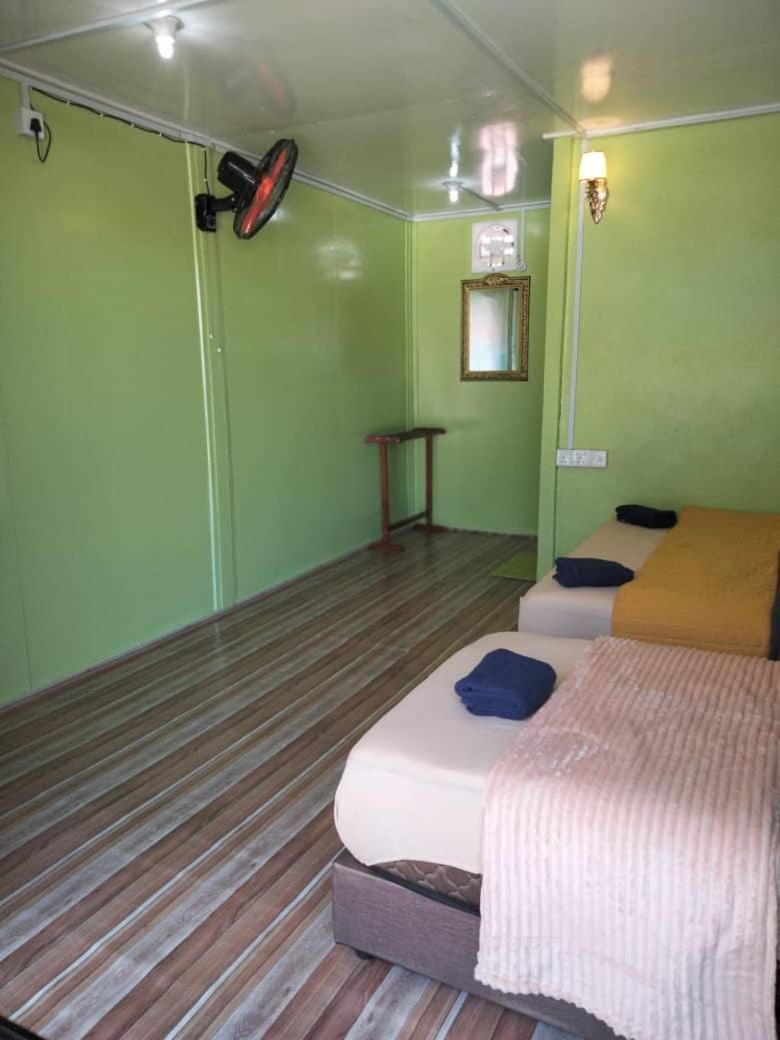 Oceanboys Inn Kampong Pasir Panjang  Extérieur photo
